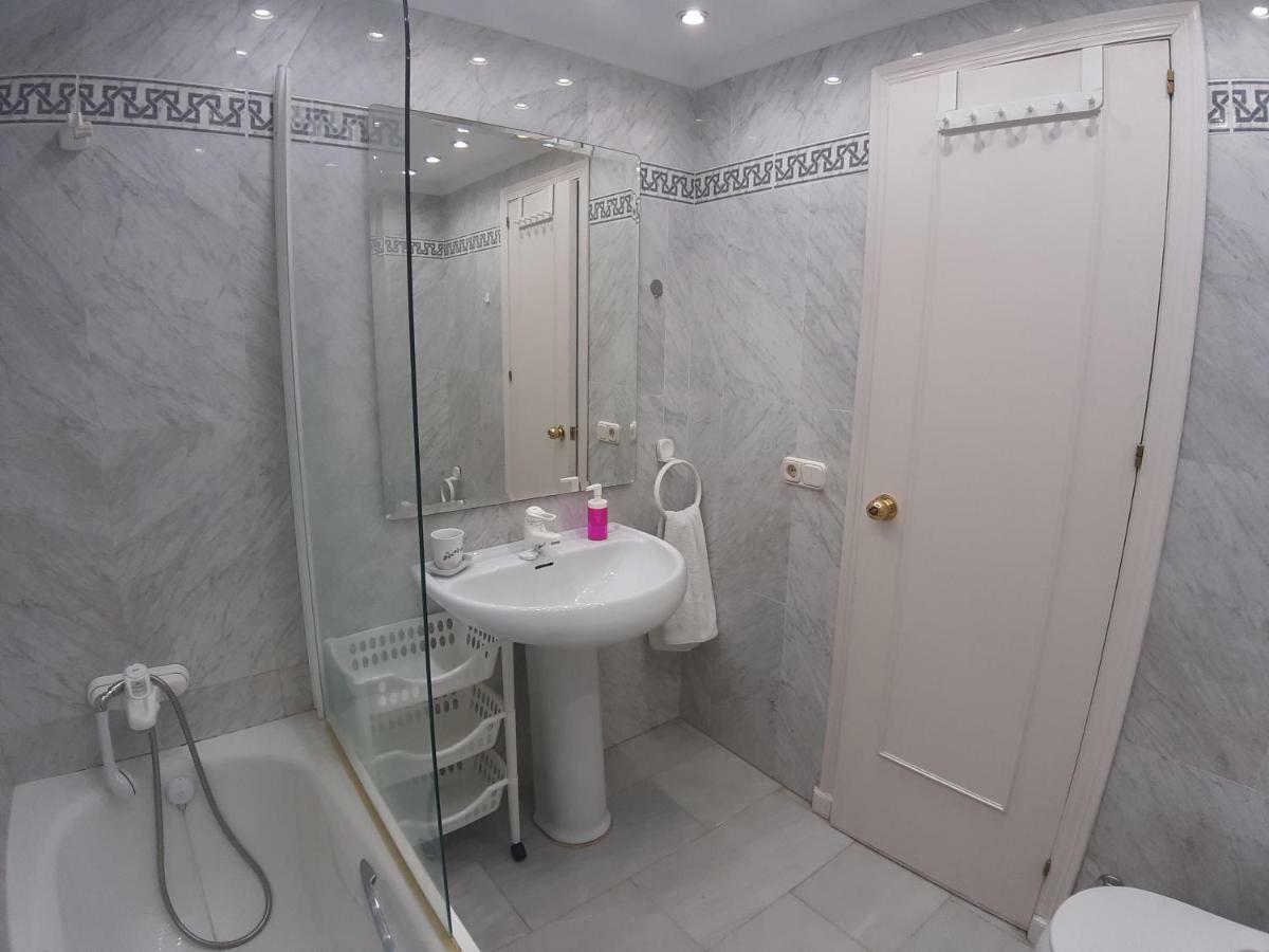 Spacious Beach Flat In Fuengirola - Los Boliches Екстериор снимка