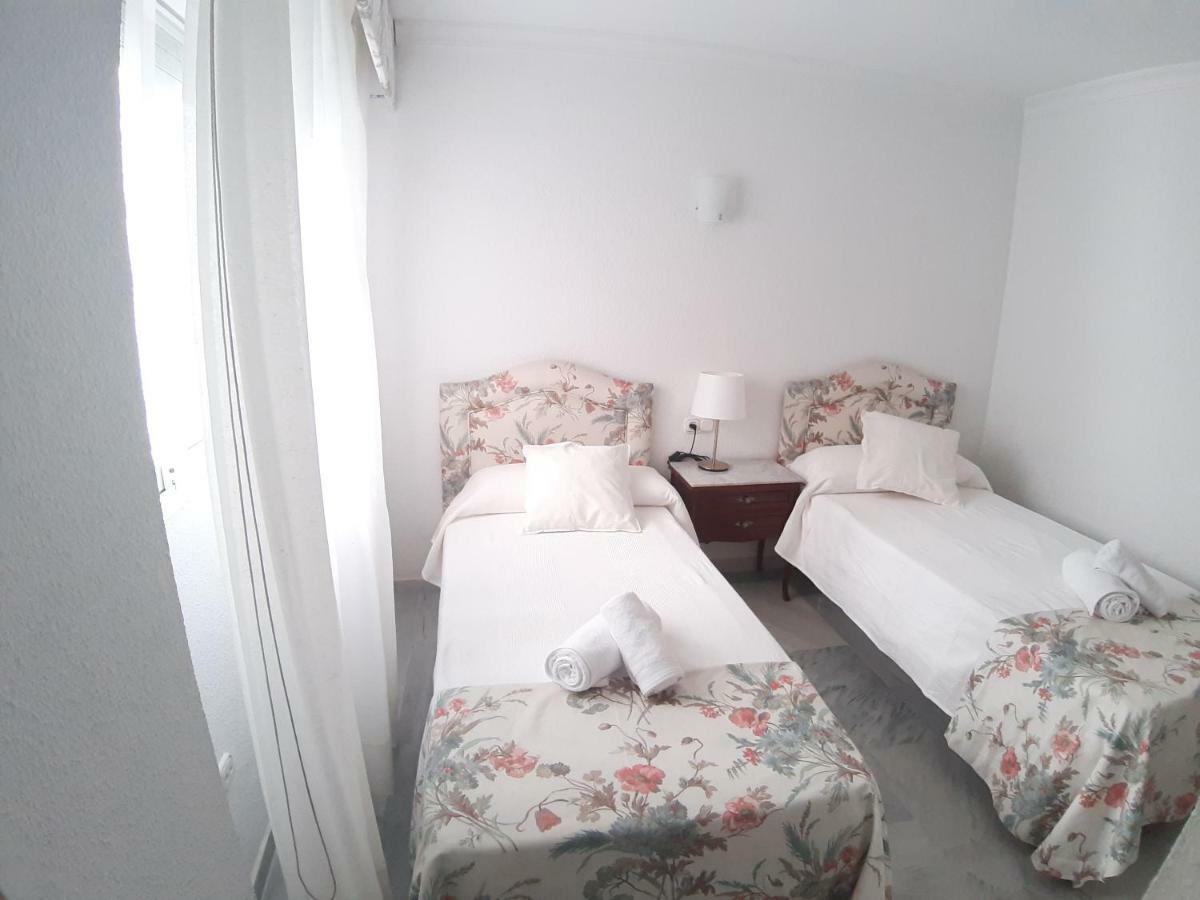 Spacious Beach Flat In Fuengirola - Los Boliches Екстериор снимка