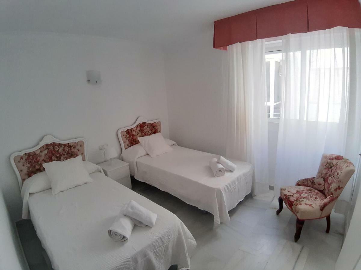 Spacious Beach Flat In Fuengirola - Los Boliches Екстериор снимка
