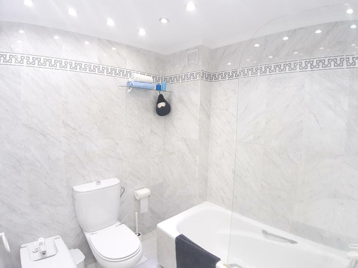 Spacious Beach Flat In Fuengirola - Los Boliches Екстериор снимка